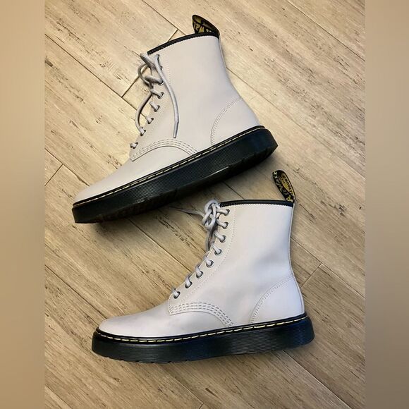 Dr. Martens taupe ankle lace up combat boots. Faux leather size 7 - Picture 2 of 8